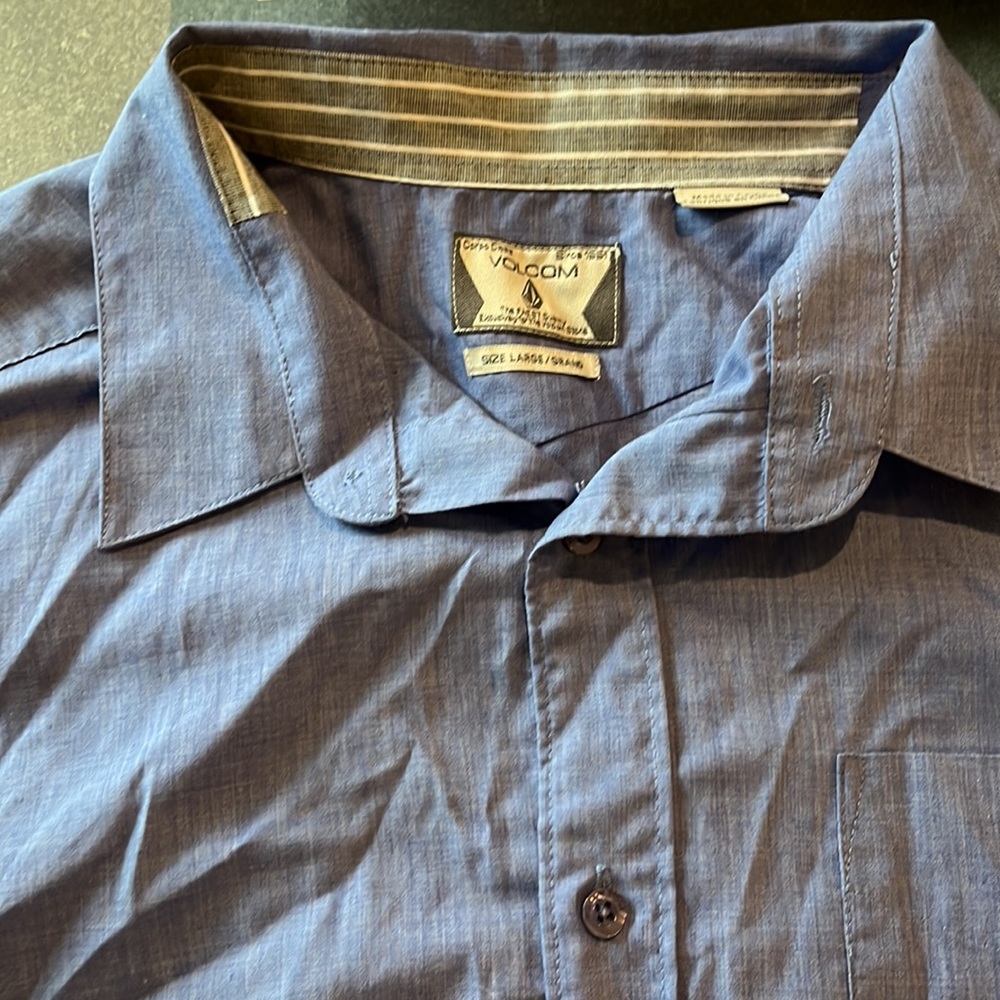 Volcom button down - Picture 2 of 2